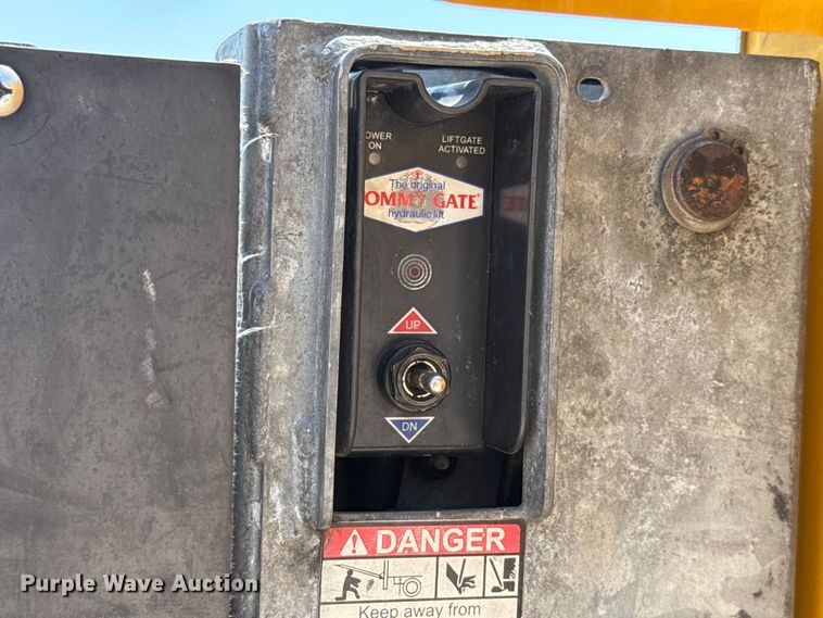 image for item EU2076 2017 Chevrolet Silverado 3500HD utility bed pickup truck