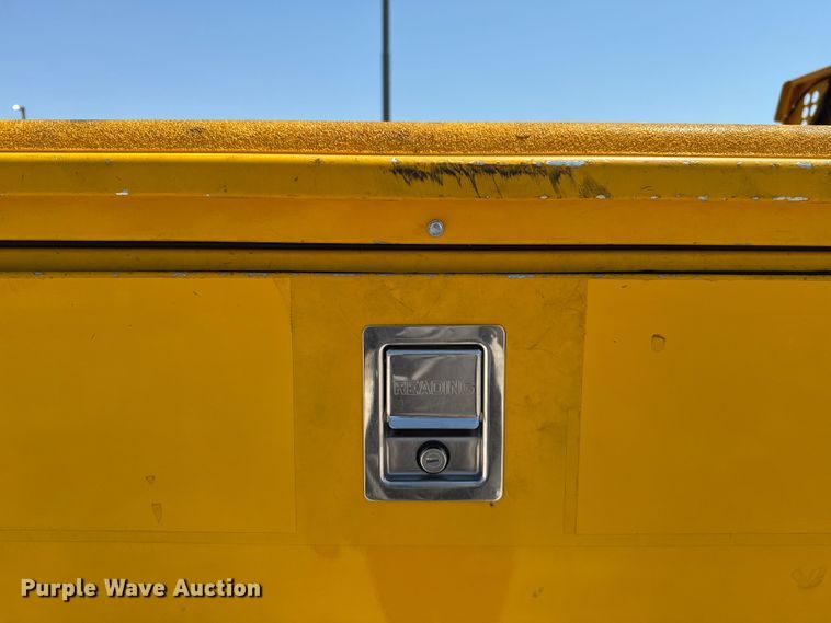 image for item EU2076 2017 Chevrolet Silverado 3500HD utility bed pickup truck