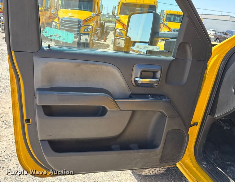 image for item EU2076 2017 Chevrolet Silverado 3500HD utility bed pickup truck