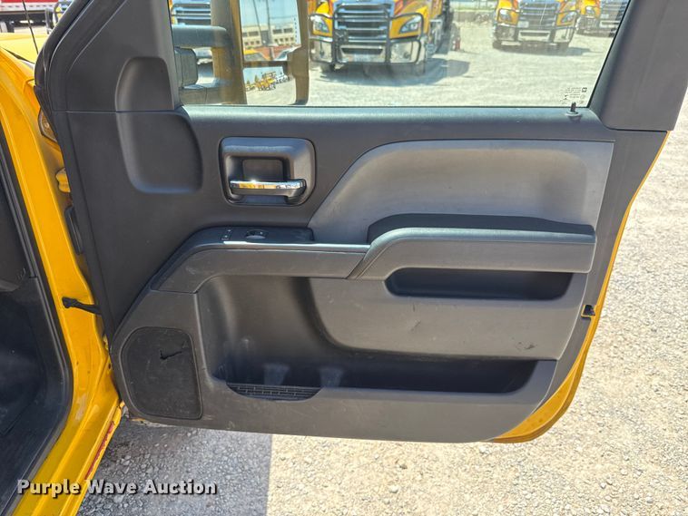 image for item EU2076 2017 Chevrolet Silverado 3500HD utility bed pickup truck