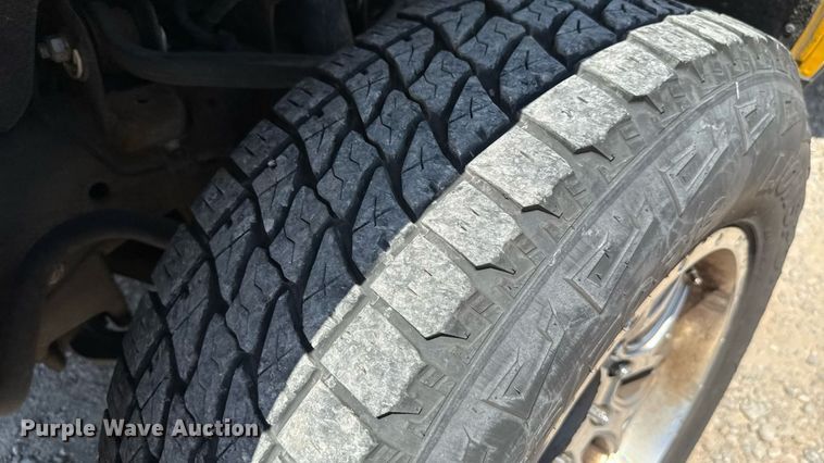 image for item EU2076 2017 Chevrolet Silverado 3500HD utility bed pickup truck