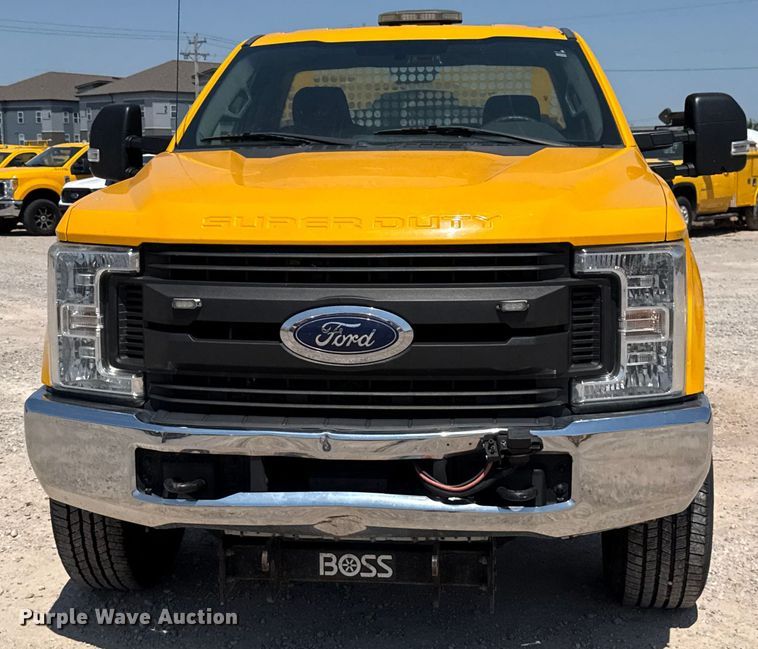 image for item EU2077 2017 Ford F350 Super Duty  utility bed pickup truck