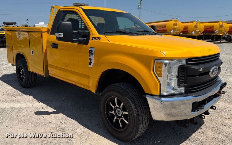 image for item EU2077 2017 Ford F350 Super Duty  utility bed pickup truck