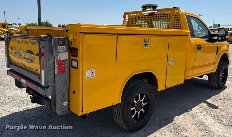 image for item EU2077 2017 Ford F350 Super Duty  utility bed pickup truck