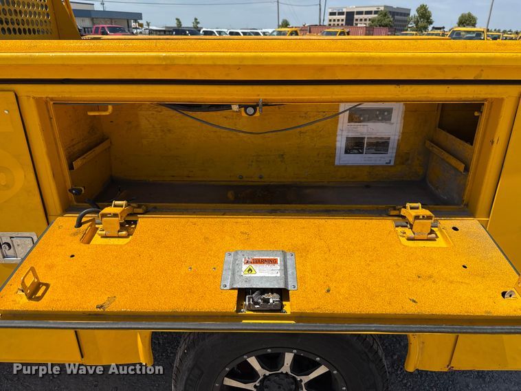 image for item EU2077 2017 Ford F350 Super Duty  utility bed pickup truck