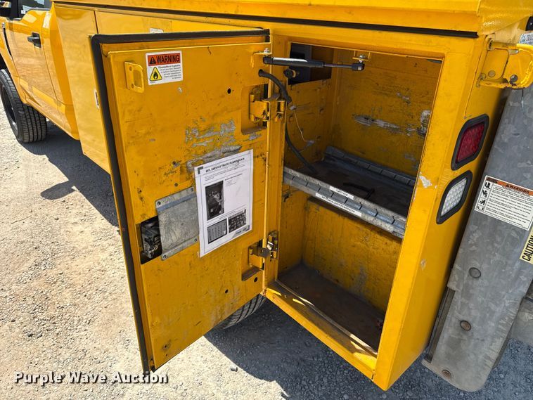 image for item EU2077 2017 Ford F350 Super Duty  utility bed pickup truck