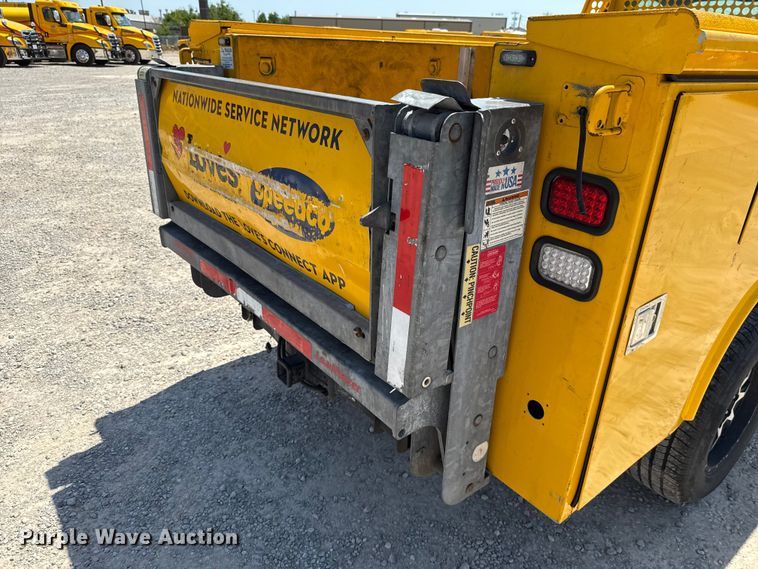 image for item EU2077 2017 Ford F350 Super Duty  utility bed pickup truck