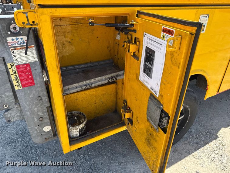 image for item EU2077 2017 Ford F350 Super Duty  utility bed pickup truck