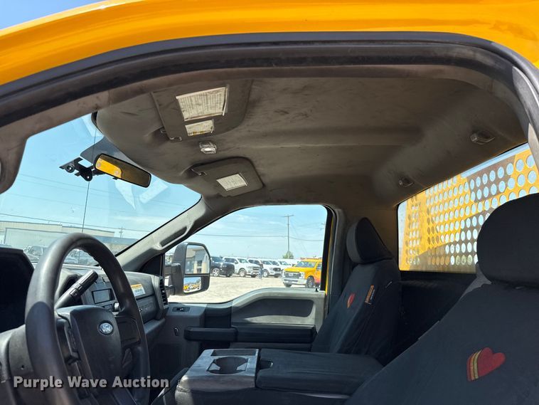 image for item EU2077 2017 Ford F350 Super Duty  utility bed pickup truck