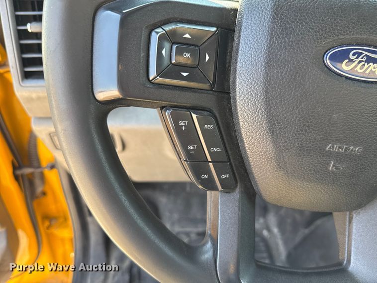 image for item EU2077 2017 Ford F350 Super Duty  utility bed pickup truck