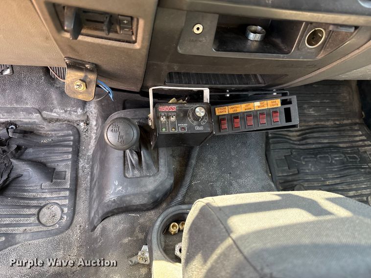 image for item EU2077 2017 Ford F350 Super Duty  utility bed pickup truck