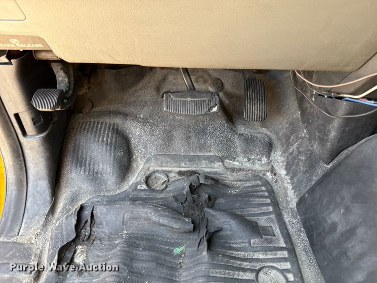 image for item EU2077 2017 Ford F350 Super Duty  utility bed pickup truck