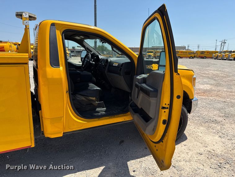 image for item EU2077 2017 Ford F350 Super Duty  utility bed pickup truck