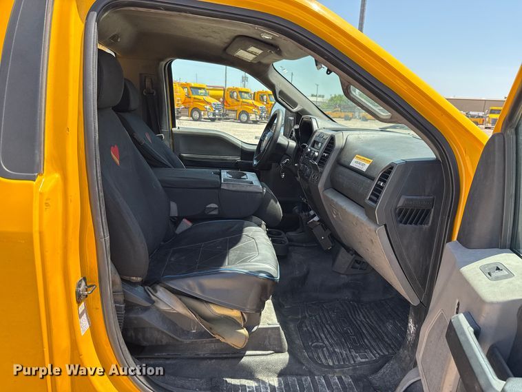 image for item EU2077 2017 Ford F350 Super Duty  utility bed pickup truck