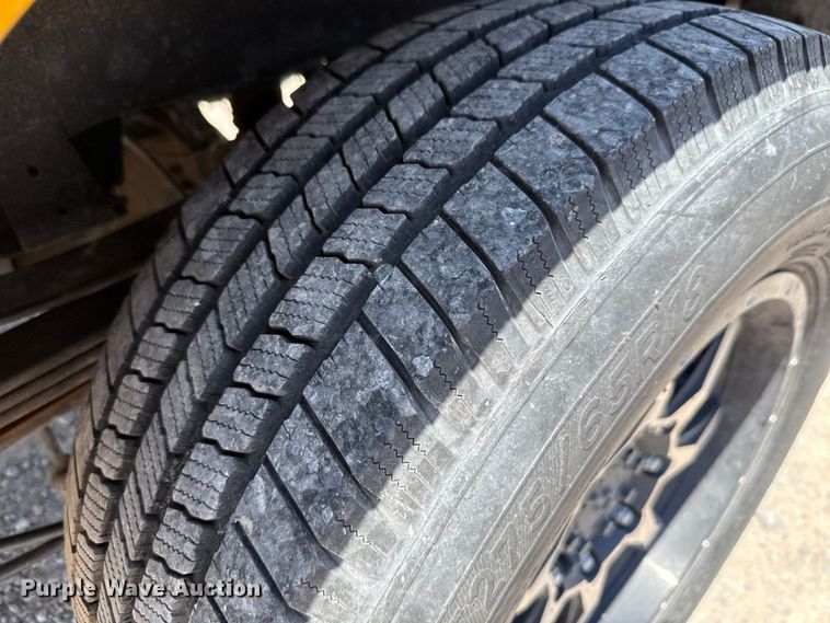 image for item EU2077 2017 Ford F350 Super Duty  utility bed pickup truck