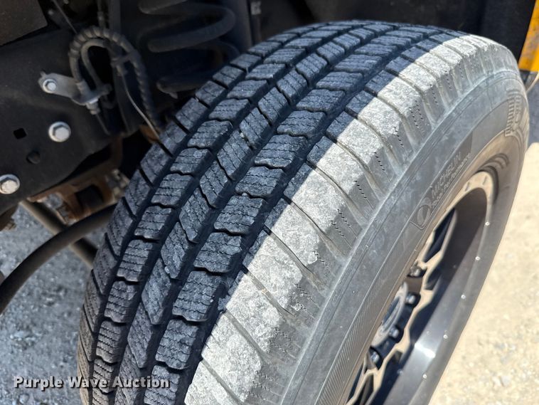 image for item EU2077 2017 Ford F350 Super Duty  utility bed pickup truck