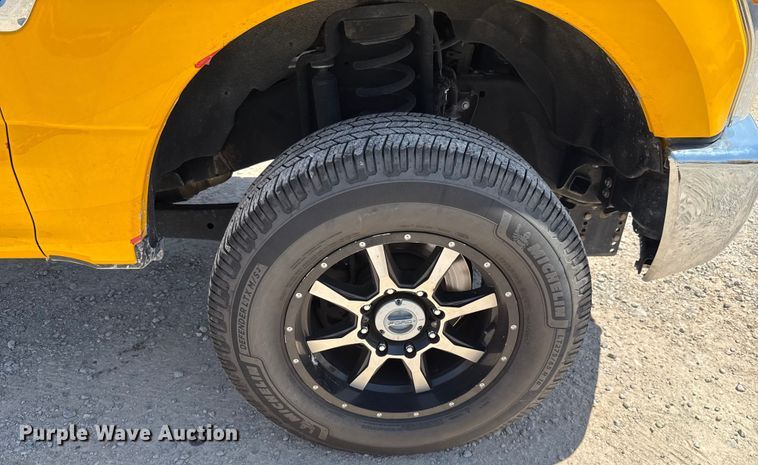 image for item EU2077 2017 Ford F350 Super Duty  utility bed pickup truck