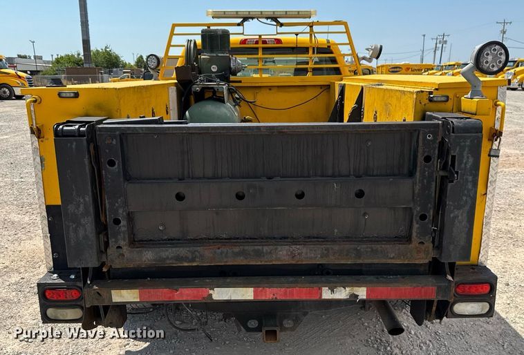 image for item EU2078 2015 Chevrolet Silverado 3500HD utility bed pickup truck