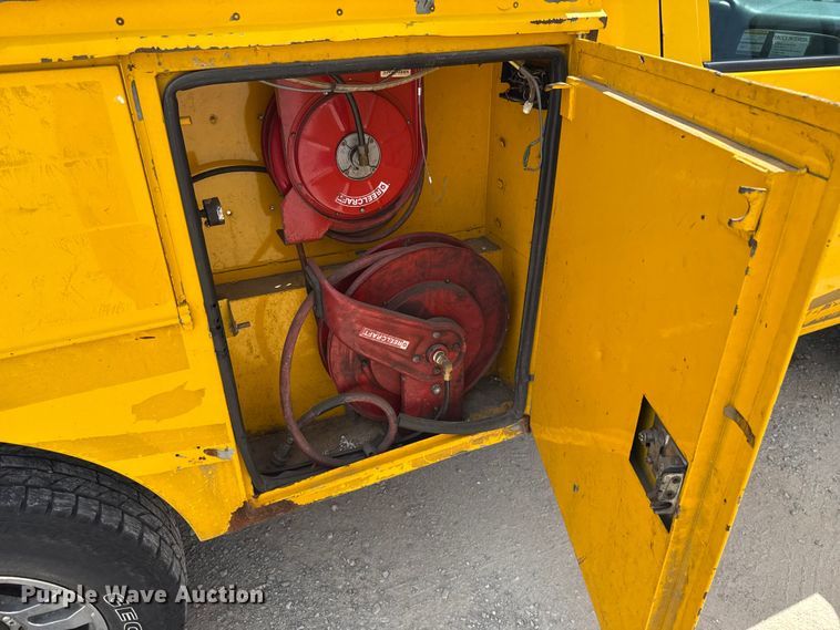 image for item EU2078 2015 Chevrolet Silverado 3500HD utility bed pickup truck