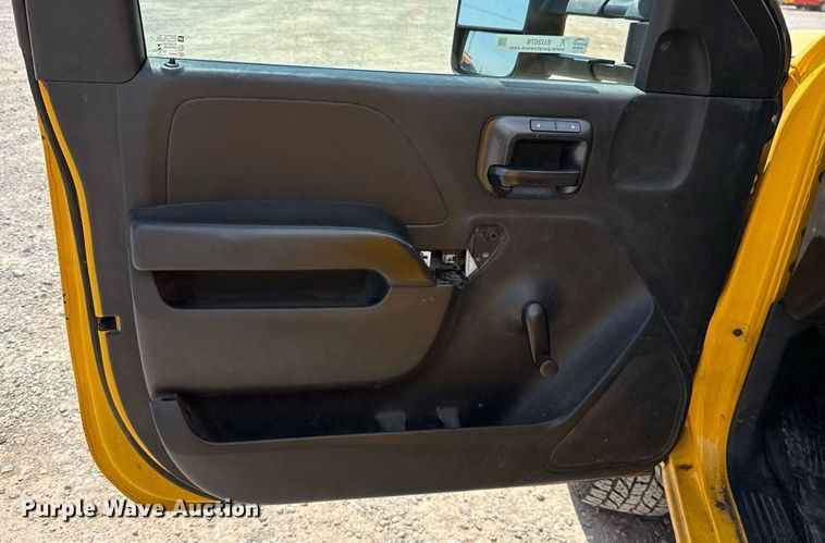 image for item EU2078 2015 Chevrolet Silverado 3500HD utility bed pickup truck