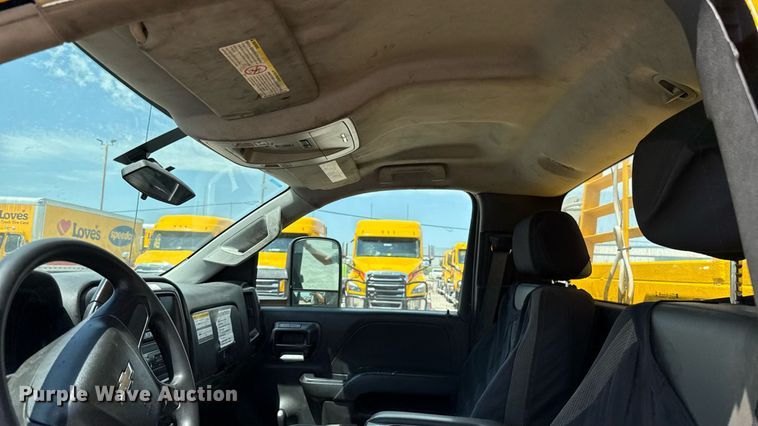 image for item EU2078 2015 Chevrolet Silverado 3500HD utility bed pickup truck