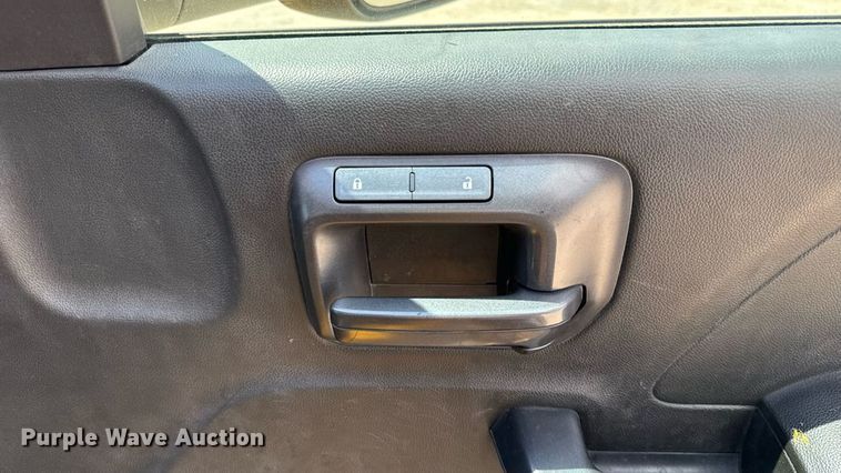 image for item EU2078 2015 Chevrolet Silverado 3500HD utility bed pickup truck