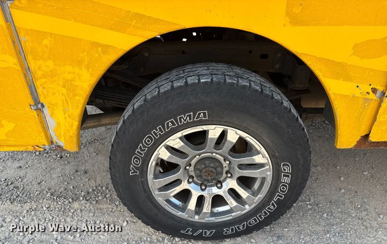 image for item EU2078 2015 Chevrolet Silverado 3500HD utility bed pickup truck