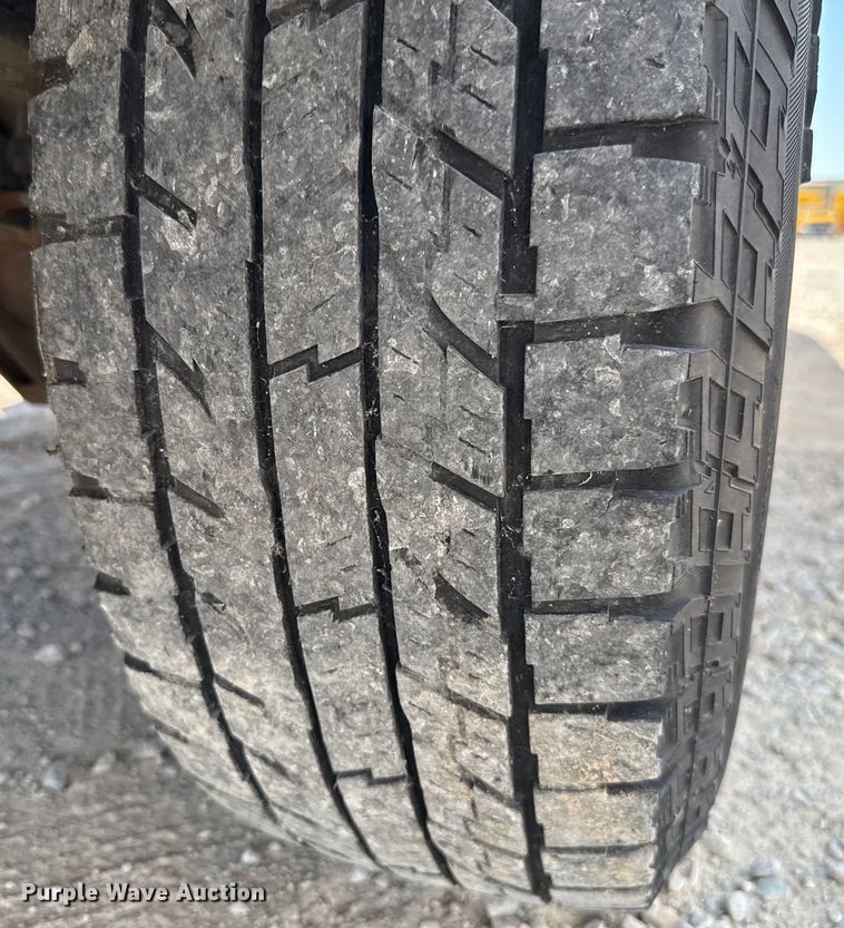 image for item EU2078 2015 Chevrolet Silverado 3500HD utility bed pickup truck