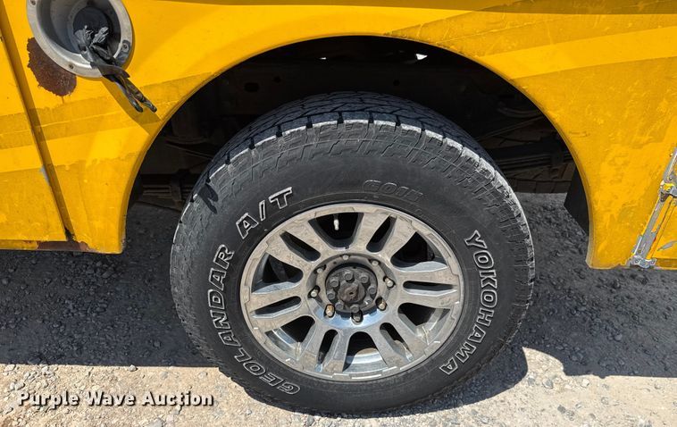 image for item EU2078 2015 Chevrolet Silverado 3500HD utility bed pickup truck