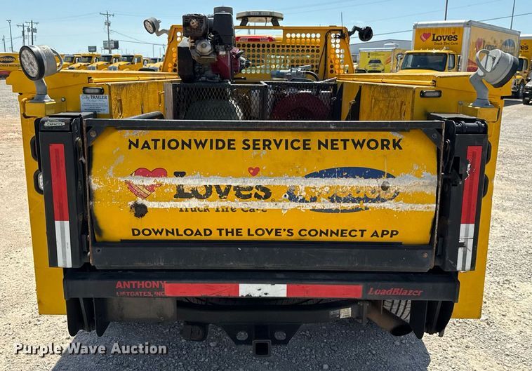 image for item EU2079 2017 Chevrolet Silverado 3500HD utility bed pickup truck