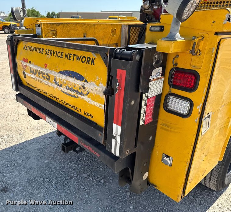 image for item EU2079 2017 Chevrolet Silverado 3500HD utility bed pickup truck