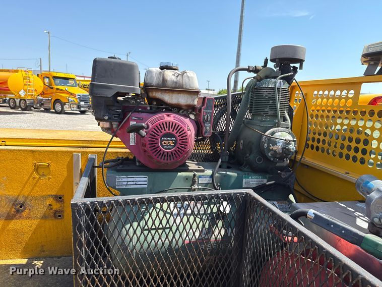 image for item EU2079 2017 Chevrolet Silverado 3500HD utility bed pickup truck