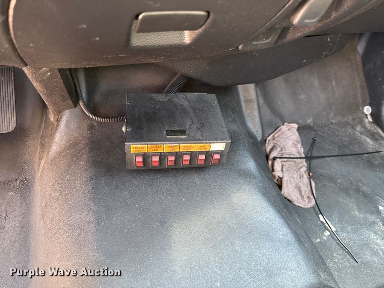 image for item EU2079 2017 Chevrolet Silverado 3500HD utility bed pickup truck