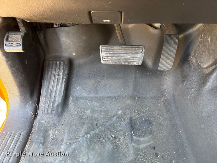 image for item EU2079 2017 Chevrolet Silverado 3500HD utility bed pickup truck