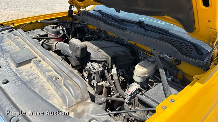 image for item EU2079 2017 Chevrolet Silverado 3500HD utility bed pickup truck