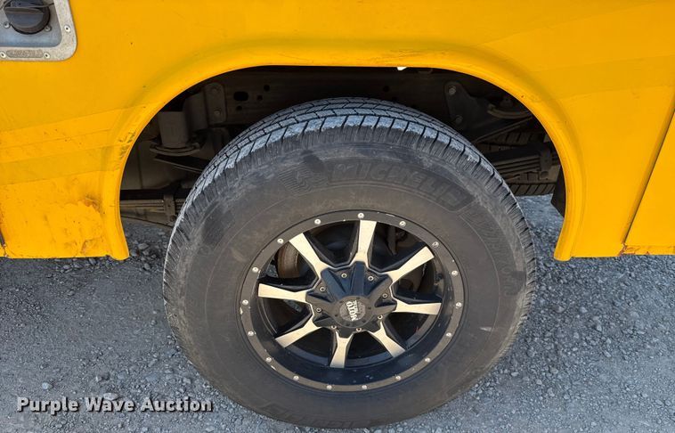 image for item EU2079 2017 Chevrolet Silverado 3500HD utility bed pickup truck