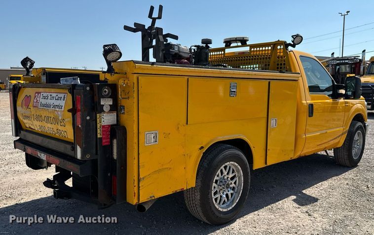 image for item EU2080 2016 Ford F350 Super Duty  utility bed pickup truck