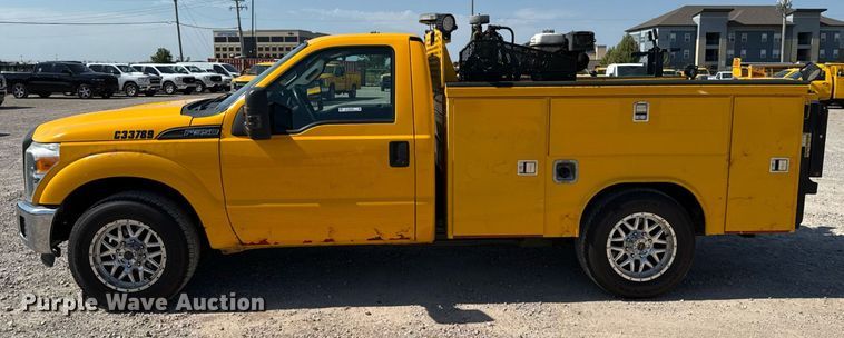 image for item EU2080 2016 Ford F350 Super Duty  utility bed pickup truck