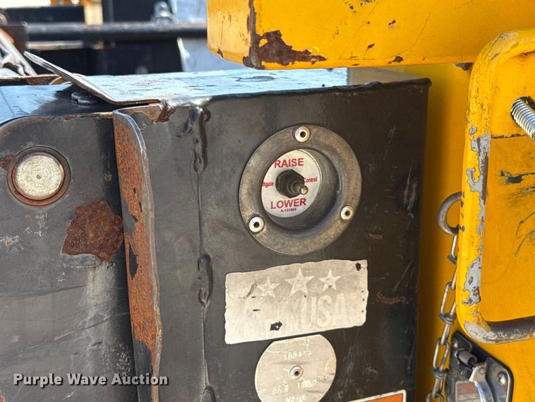 image for item EU2080 2016 Ford F350 Super Duty  utility bed pickup truck