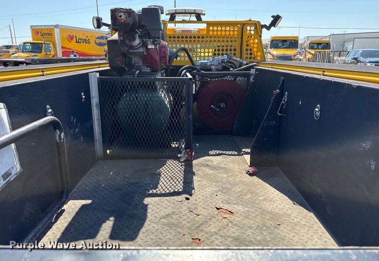 image for item EU2080 2016 Ford F350 Super Duty  utility bed pickup truck