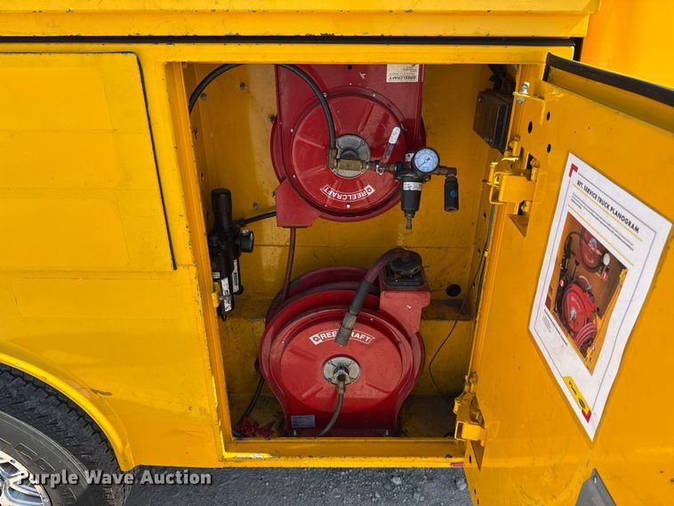 image for item EU2080 2016 Ford F350 Super Duty  utility bed pickup truck