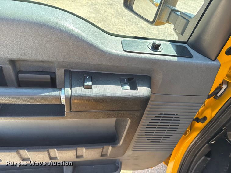 image for item EU2080 2016 Ford F350 Super Duty  utility bed pickup truck