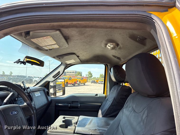 image for item EU2080 2016 Ford F350 Super Duty  utility bed pickup truck