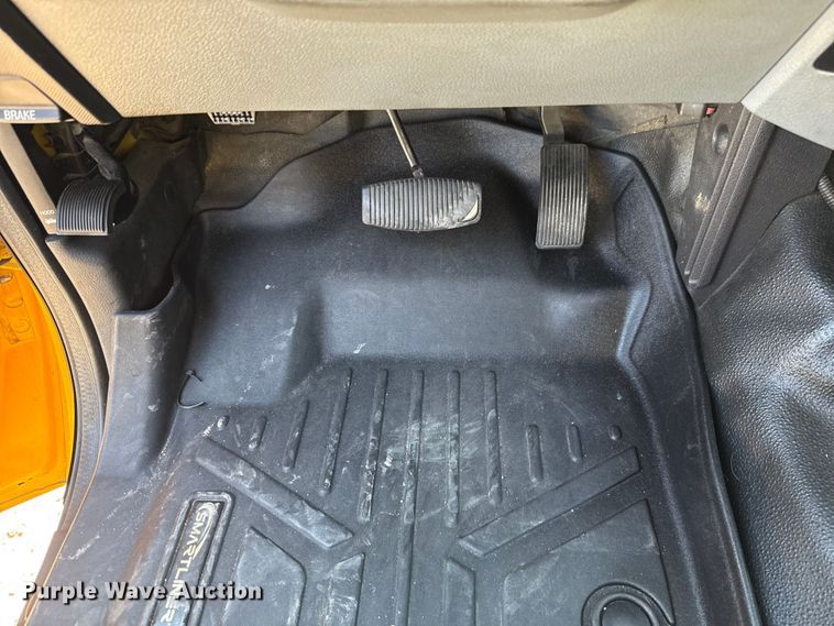 image for item EU2080 2016 Ford F350 Super Duty  utility bed pickup truck