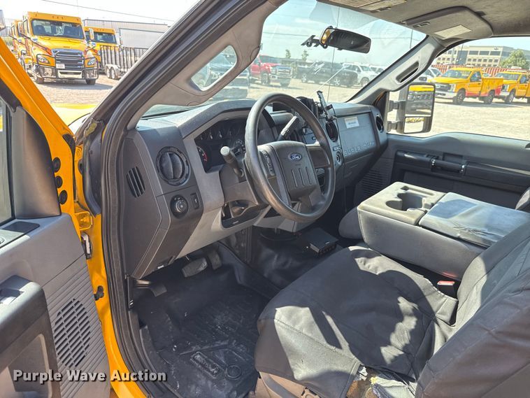 image for item EU2080 2016 Ford F350 Super Duty  utility bed pickup truck