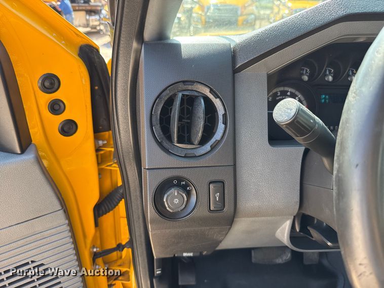 image for item EU2080 2016 Ford F350 Super Duty  utility bed pickup truck