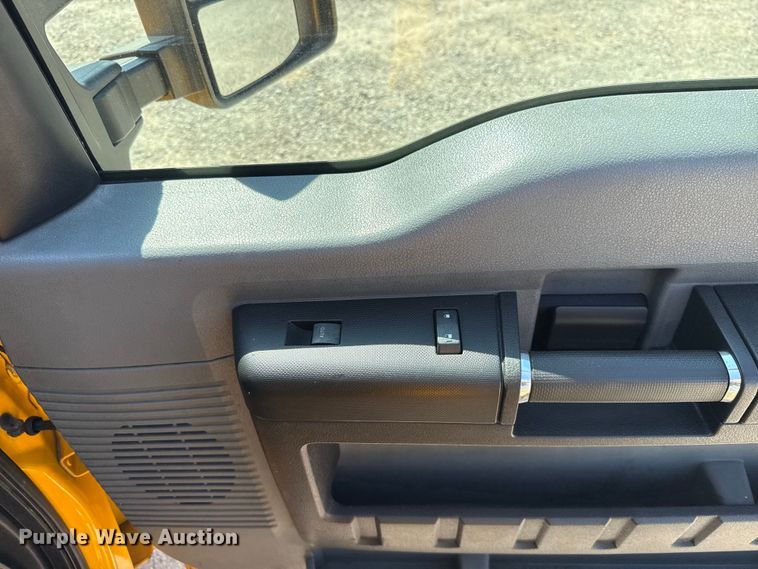 image for item EU2080 2016 Ford F350 Super Duty  utility bed pickup truck