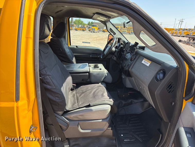 image for item EU2080 2016 Ford F350 Super Duty  utility bed pickup truck