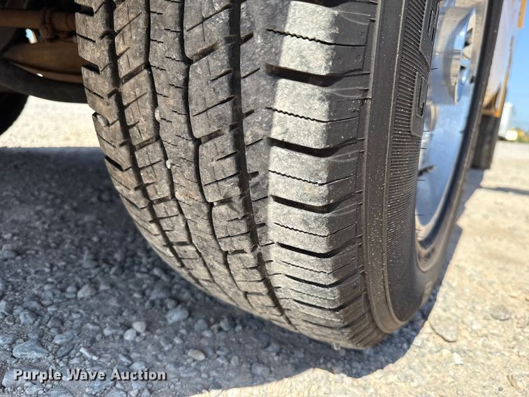 image for item EU2080 2016 Ford F350 Super Duty  utility bed pickup truck