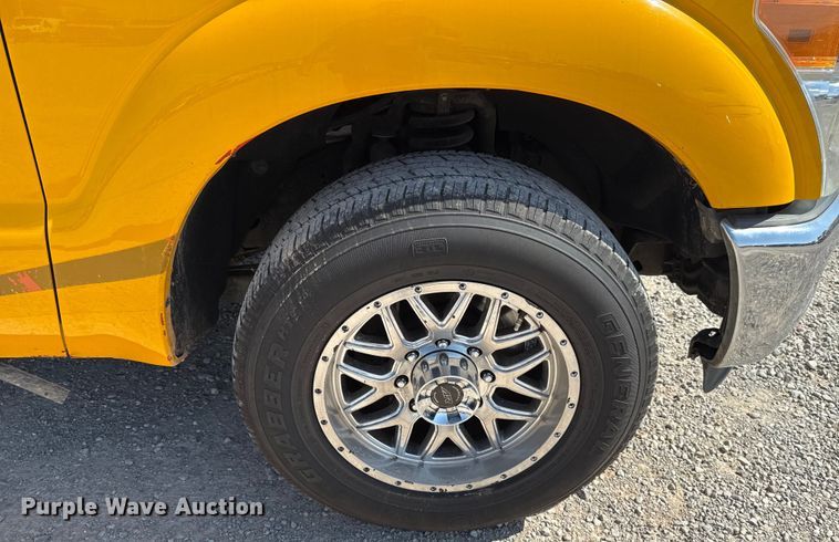 image for item EU2080 2016 Ford F350 Super Duty  utility bed pickup truck